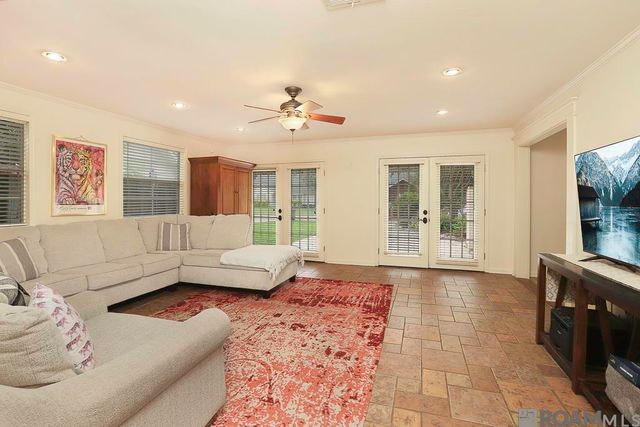 633 College Hill Dr, Baton Rouge, LA 70808