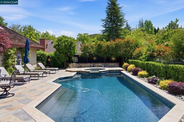 51 Red Cypress Ct, Danville, CA 94506