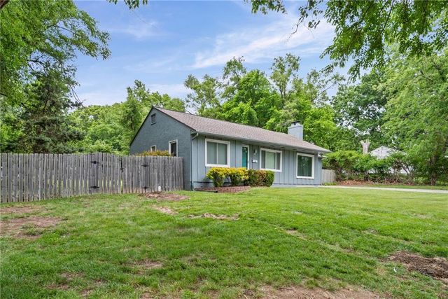 200 W 98 Street, Kansas City, MO 64114
