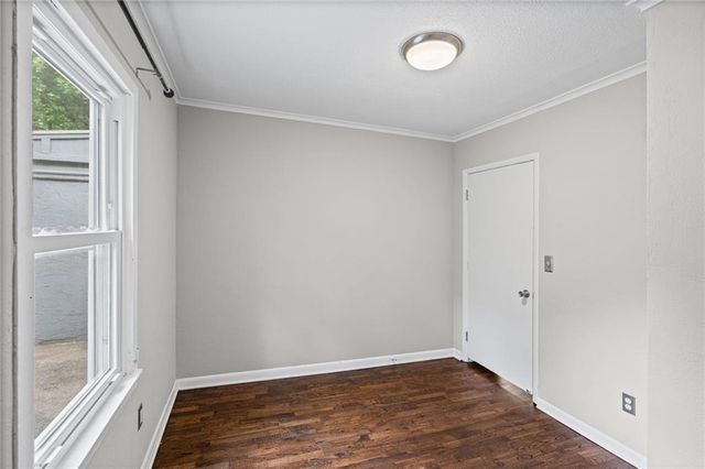 200 W 98 Street, Kansas City, MO 64114