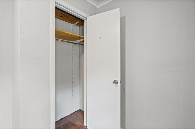 200 W 98 Street, Kansas City, MO 64114