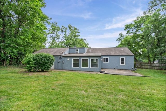 200 W 98 Street, Kansas City, MO 64114
