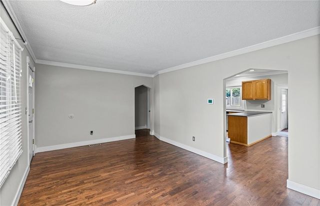200 W 98 Street, Kansas City, MO 64114