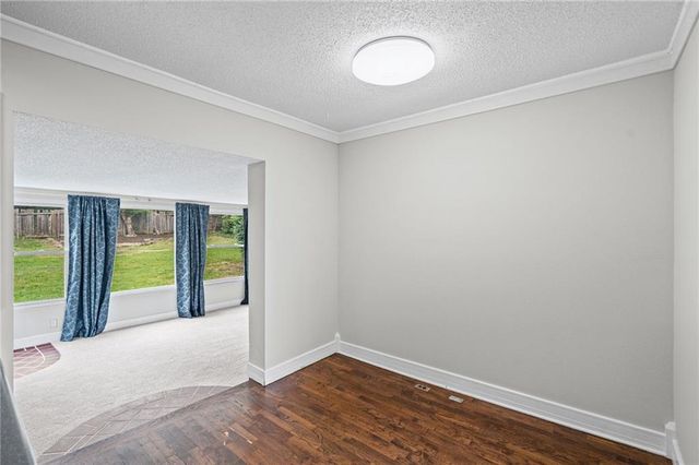 200 W 98 Street, Kansas City, MO 64114