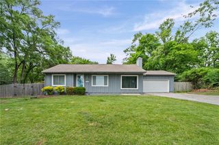 200 W 98 Street, Kansas City, MO 64114