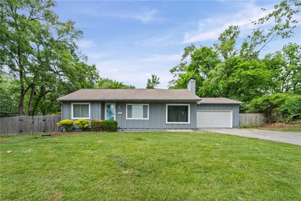 200 W 98 Street, Kansas City, MO 64114