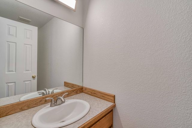 1950 NW Ivy Place, Redmond, OR 97756