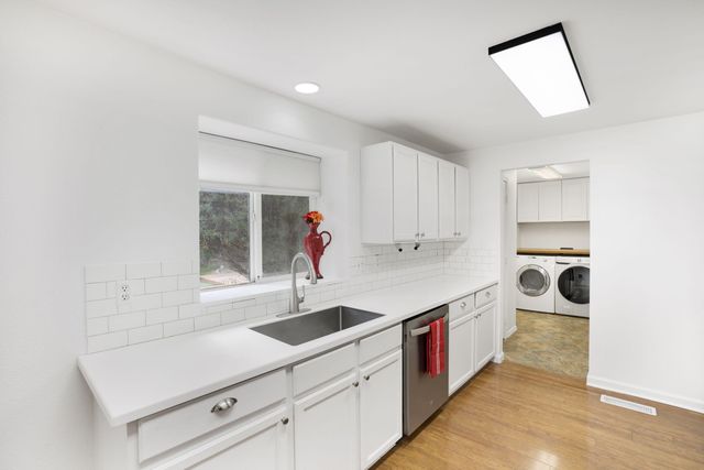 1950 NW Ivy Place, Redmond, OR 97756