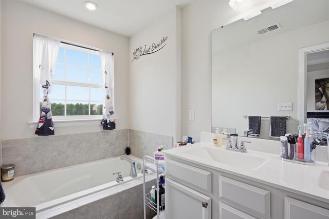 108 FREEDOM WAY, Sicklerville, NJ 08081