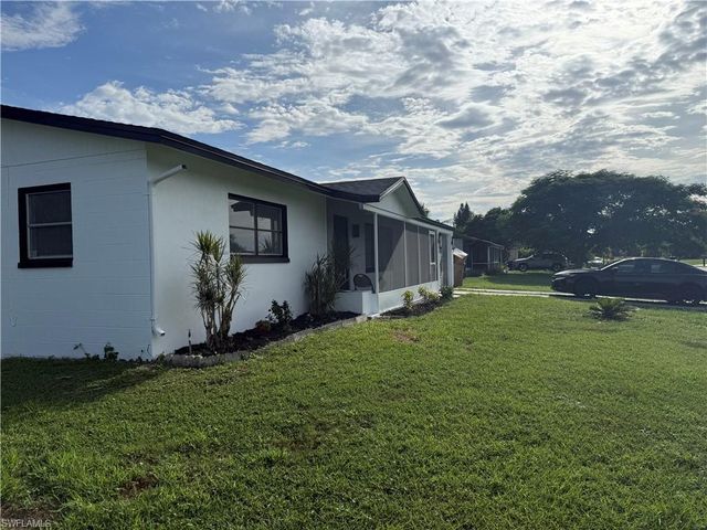 212 Davis RD, Lehigh Acres, FL 33936