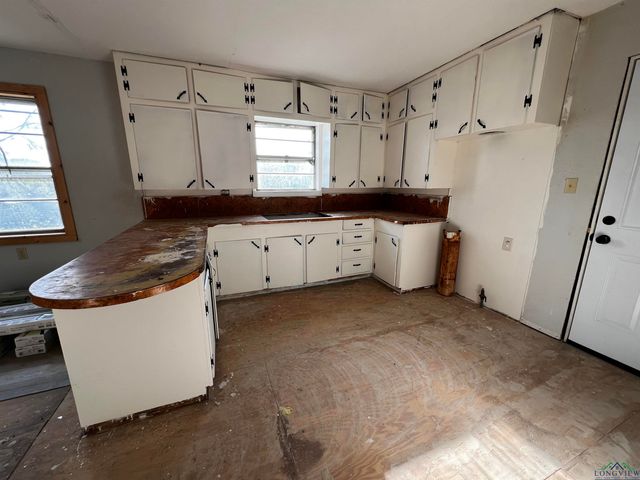 227 county road 2997, Hughes Springs, TX 75656