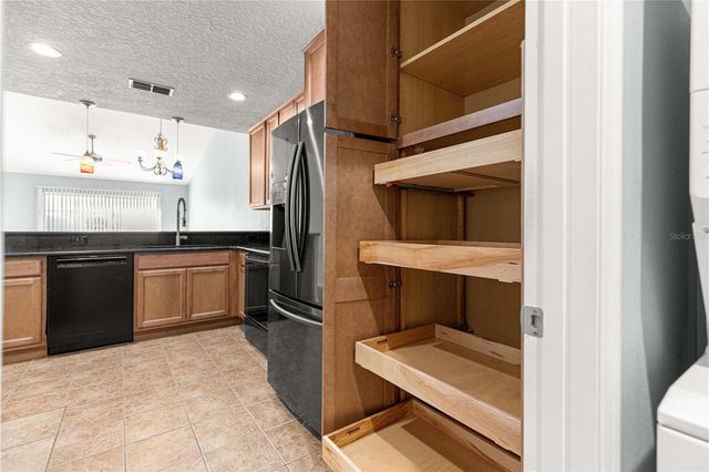 2411 SE 18TH CIRCLE, Ocala, FL 34471