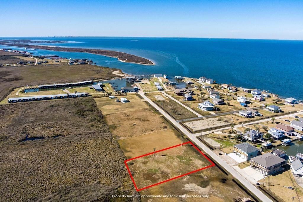 4454 Boyt Road W, Port Bolivar, TX 77650