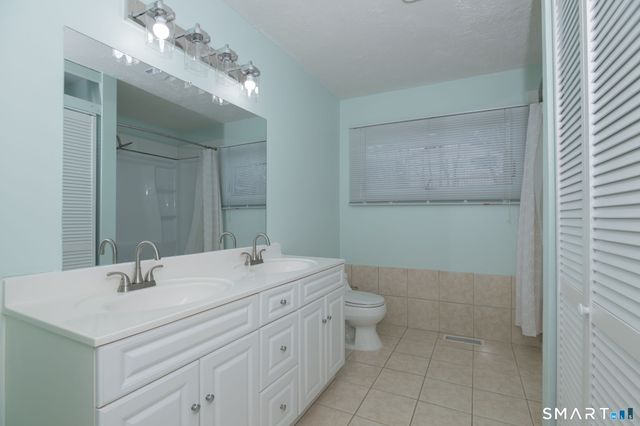 82 Sherry Lane, New Milford, CT 06776