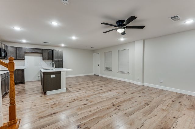 1632 E Arlington Avenue, Fort Worth, TX 76104