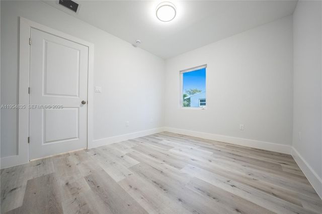 1221 NW 75th St, Miami, FL 33147