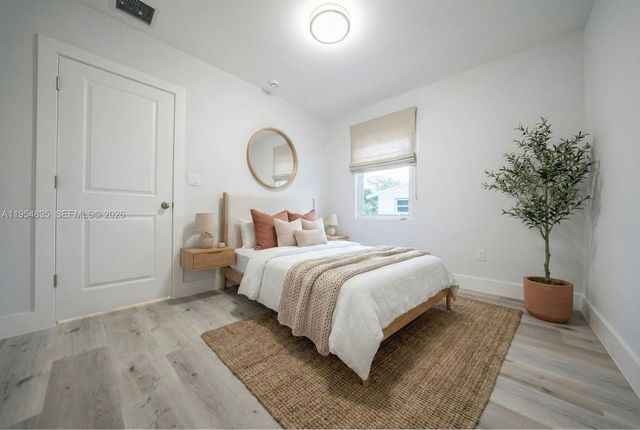 1221 NW 75th St, Miami, FL 33147