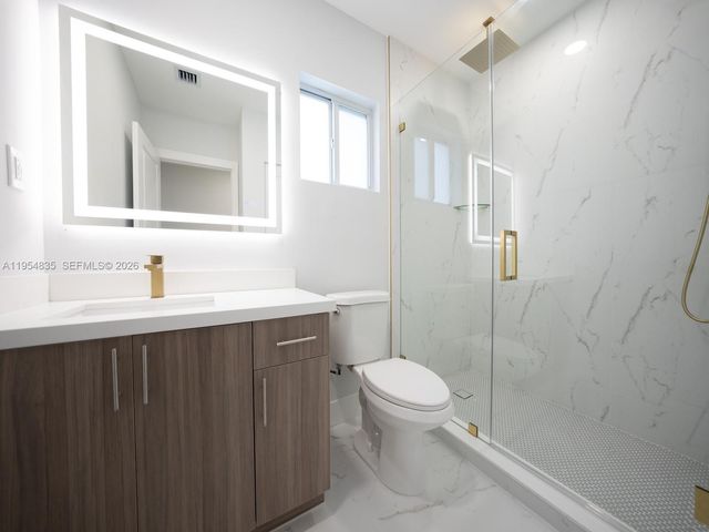 1221 NW 75th St, Miami, FL 33147