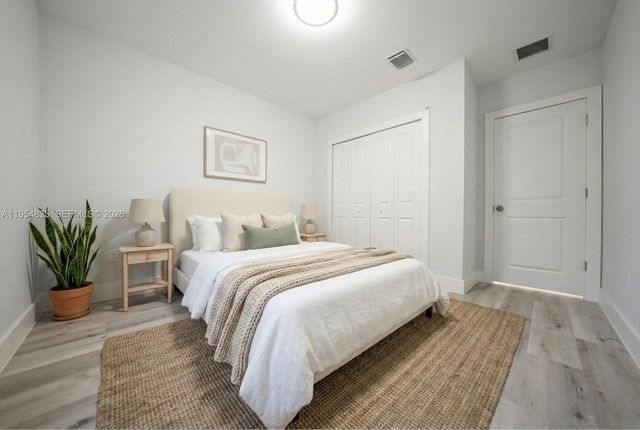 1221 NW 75th St, Miami, FL 33147