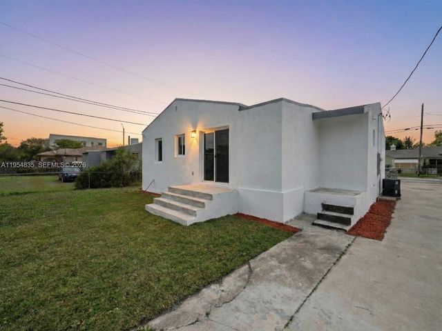 1221 NW 75th St, Miami, FL 33147