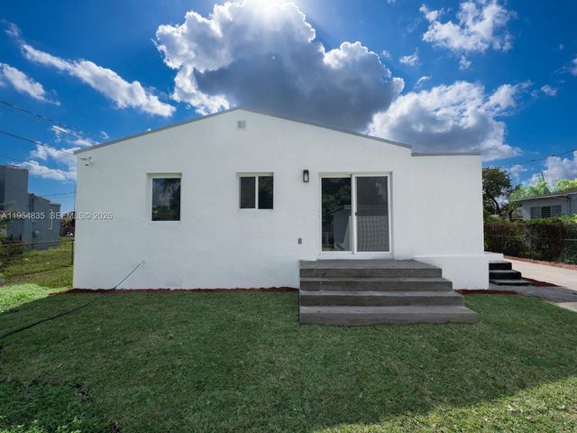 1221 NW 75th St, Miami, FL 33147