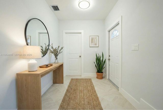 1221 NW 75th St, Miami, FL 33147