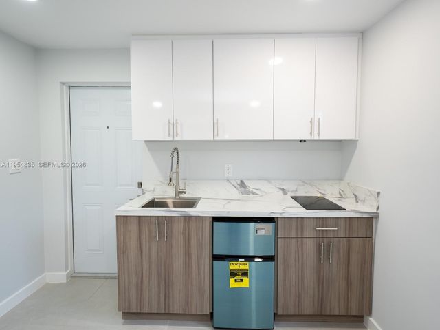 1221 NW 75th St, Miami, FL 33147