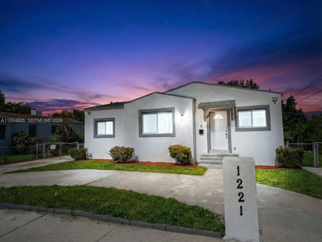 1221 NW 75th St, Miami, FL 33147