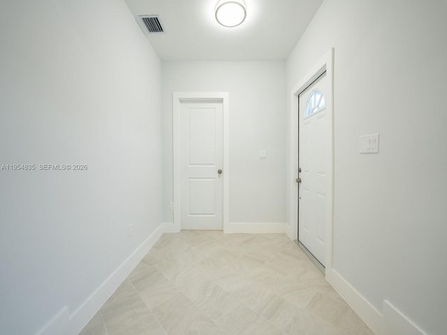 1221 NW 75th St, Miami, FL 33147