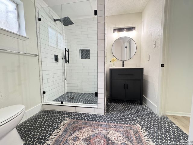 2114 S Trinity St, San Antonio, TX 78207