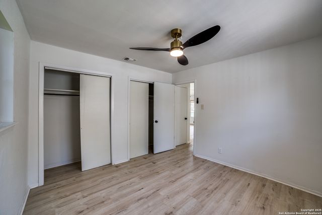 2114 S Trinity St, San Antonio, TX 78207