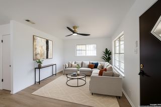 2114 S Trinity St, San Antonio, TX 78207