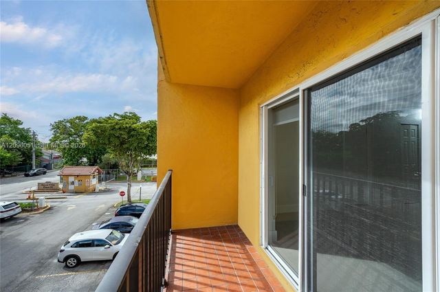 4709 NW 7th Street 305-9, Miami, FL 33126