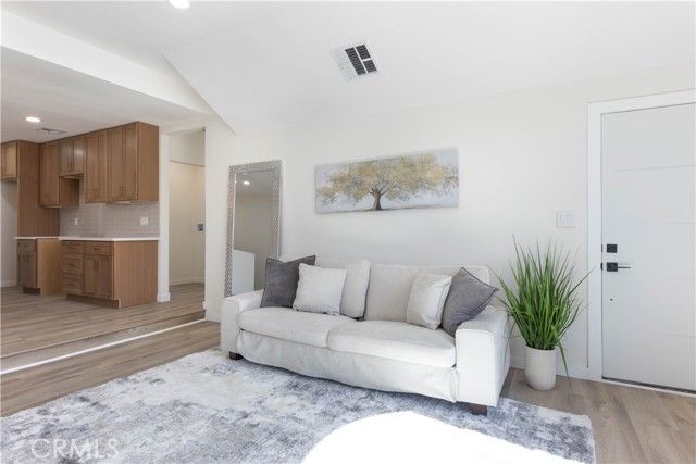 1529 W 96th Street, Los Angeles, CA 90047