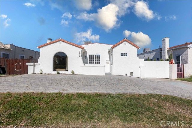 1529 W 96th Street, Los Angeles, CA 90047