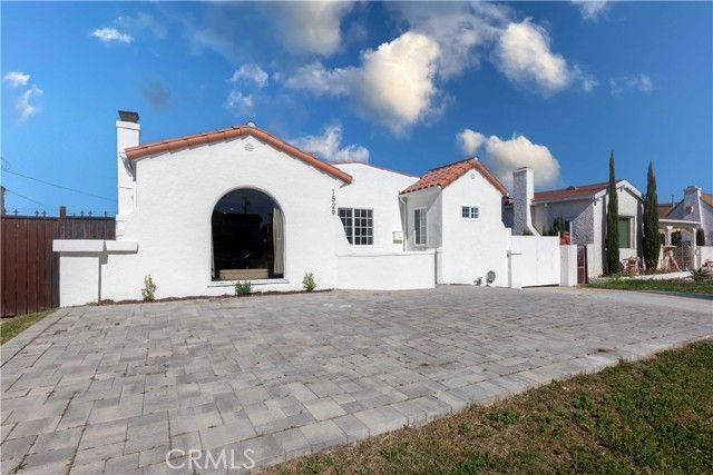 1529 W 96th Street, Los Angeles, CA 90047