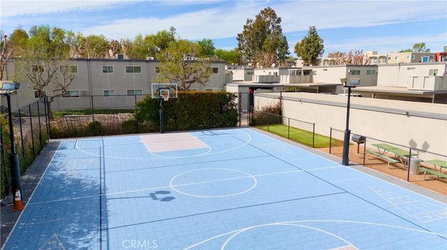 6020 Nevada 11, Woodland Hills, CA 91367