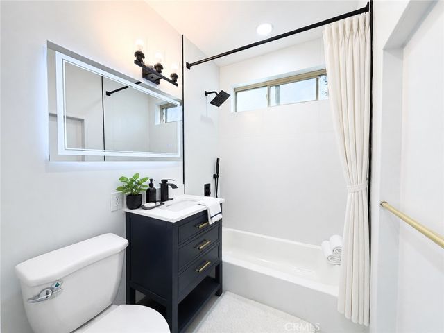 6020 Nevada 11, Woodland Hills, CA 91367
