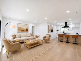 6020 Nevada 11, Woodland Hills, CA 91367