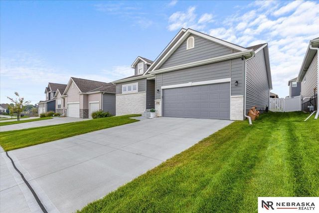 4708 N 210th Avenue, Omaha, NE 68022