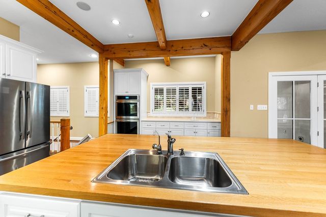 404 Overlook Dr, Kerrville, TX 78028