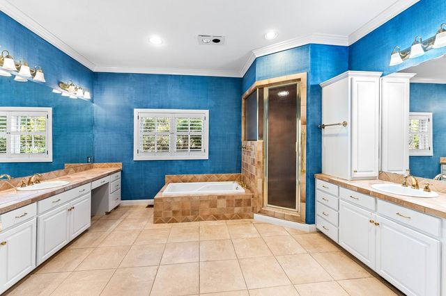 404 Overlook Dr, Kerrville, TX 78028