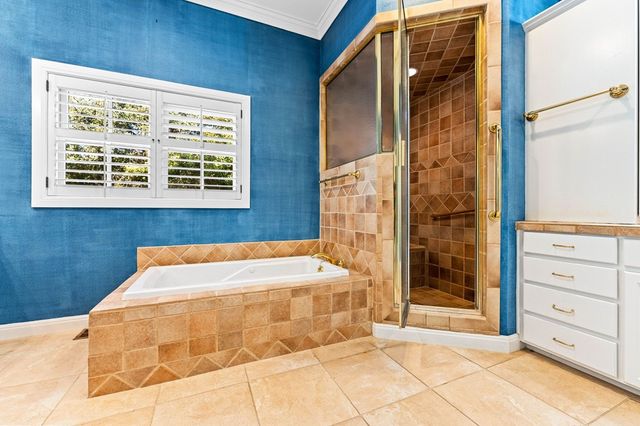 404 Overlook Dr, Kerrville, TX 78028