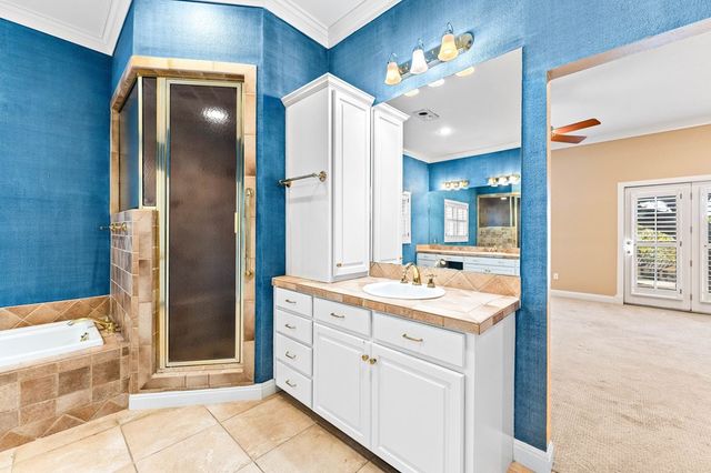 404 Overlook Dr, Kerrville, TX 78028