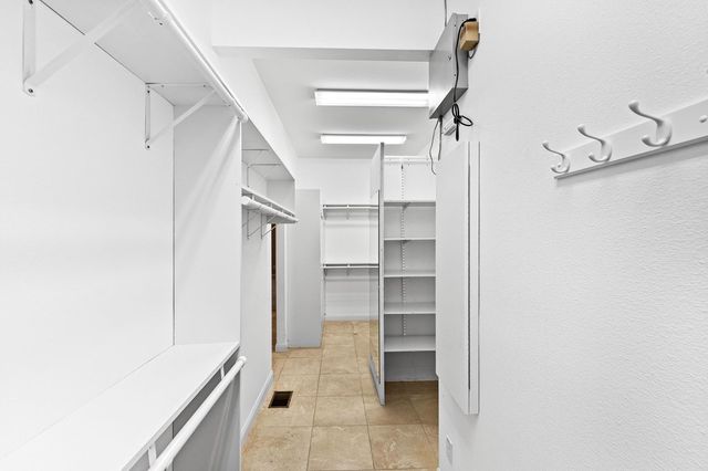 404 Overlook Dr, Kerrville, TX 78028