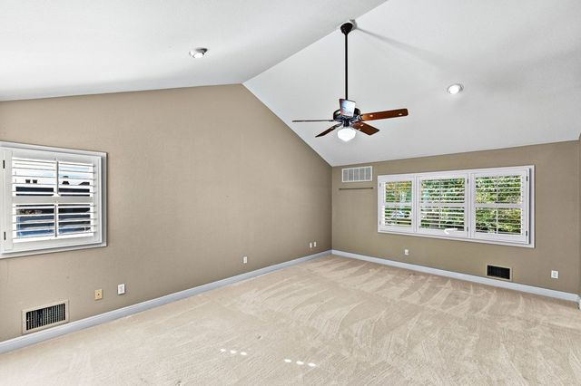 404 Overlook Dr, Kerrville, TX 78028