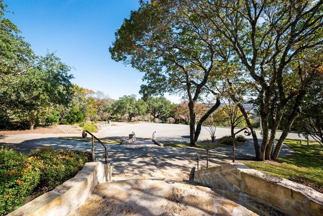 404 Overlook Dr, Kerrville, TX 78028