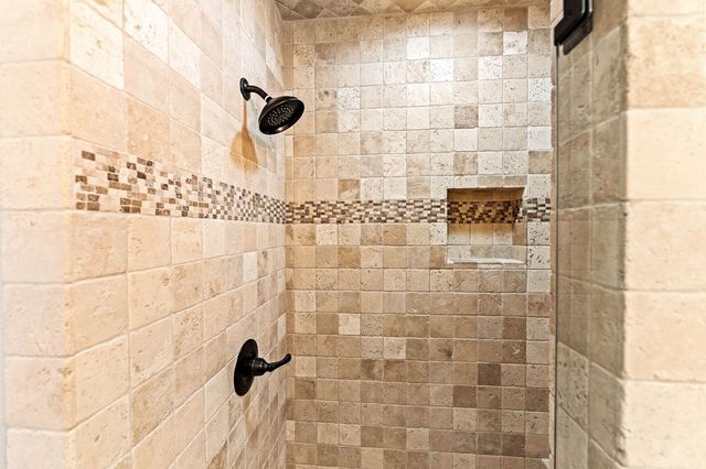 404 Overlook Dr, Kerrville, TX 78028