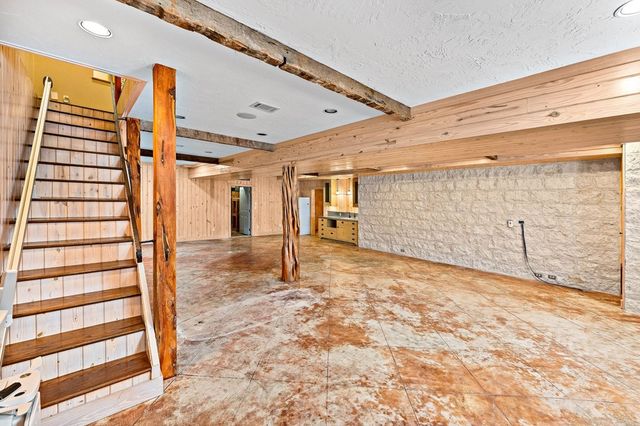 404 Overlook Dr, Kerrville, TX 78028