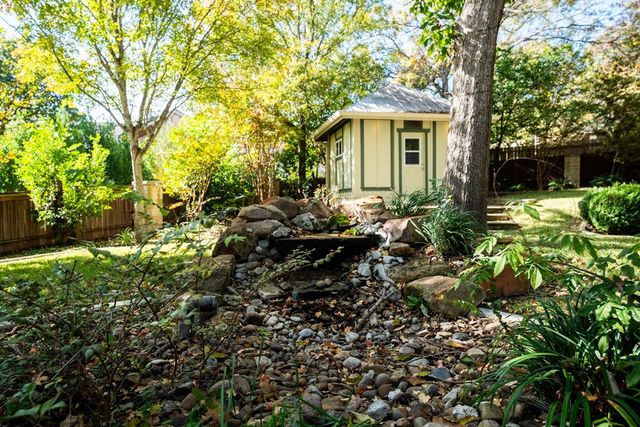 404 Overlook Dr, Kerrville, TX 78028